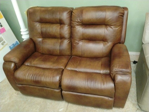 Arlo love seat in top-grain leather